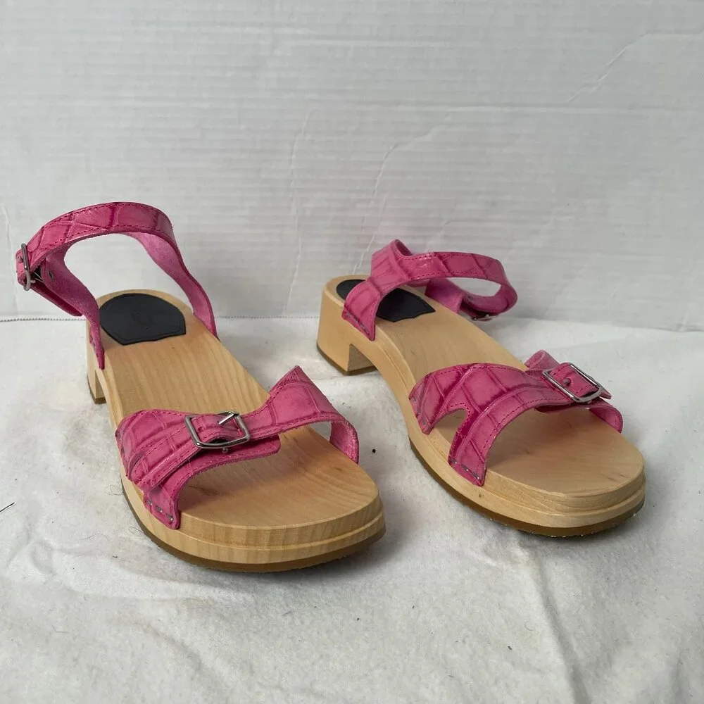 Swedish Hasbeens Embossed Pink Clog Sandal Low Heel Adj Ankle Strap - Picture 2 of 9